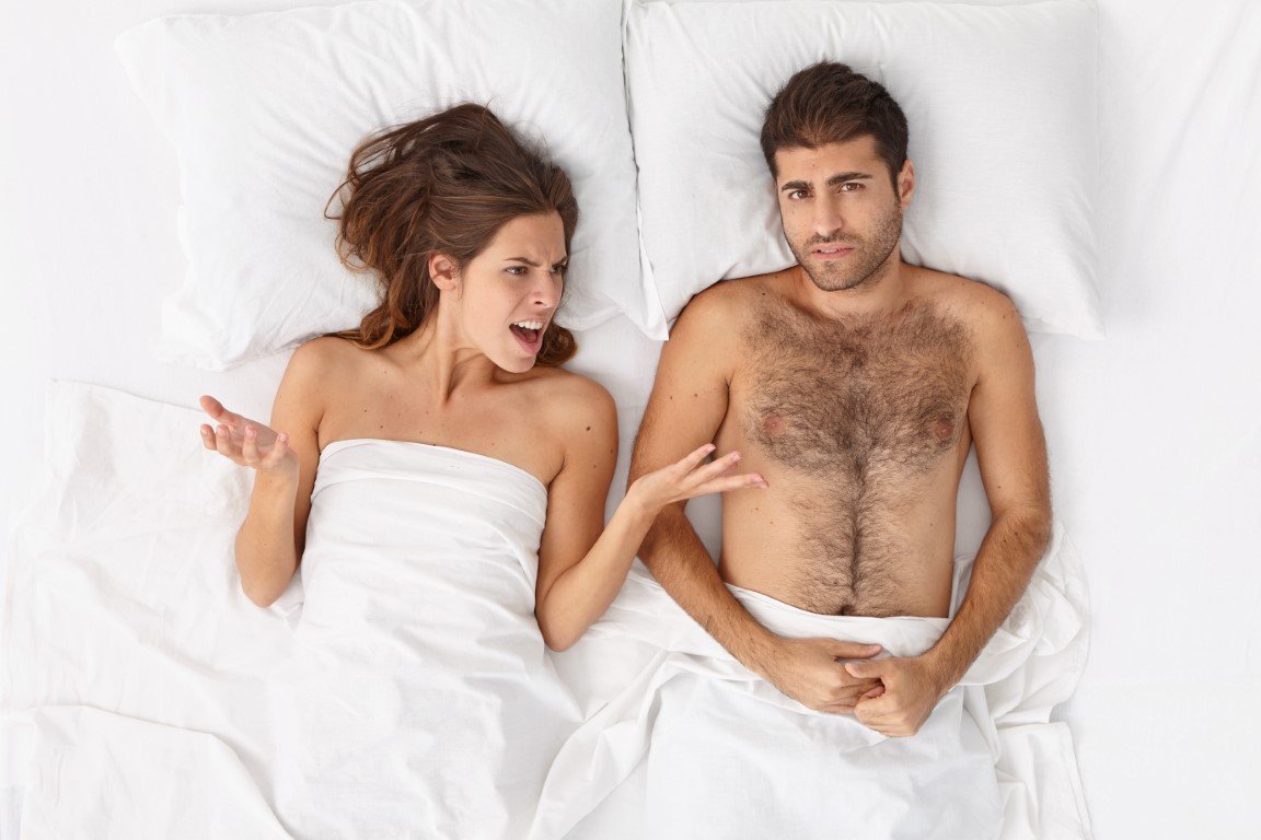 El celular, el tercero en discordia en la cama